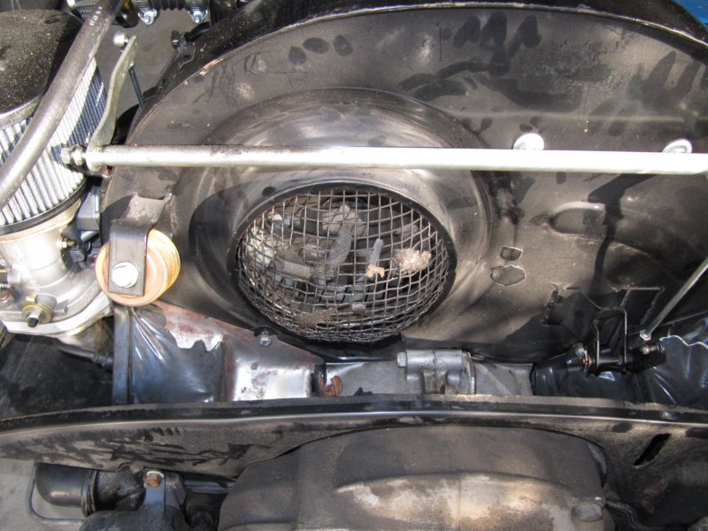 peelingpowdercoatinganddebrisontheairintake.jpg